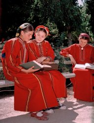 Туркменские Студентки (1950).jpg