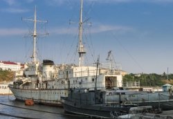Яхта Ангара Aviso Hella в Севастополе (3).jpg